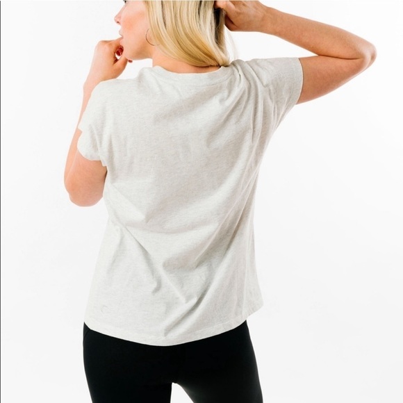 Zyia Women’s Ash Mountain Short Sleeve Tee White Size Large - Picture 7 of 7